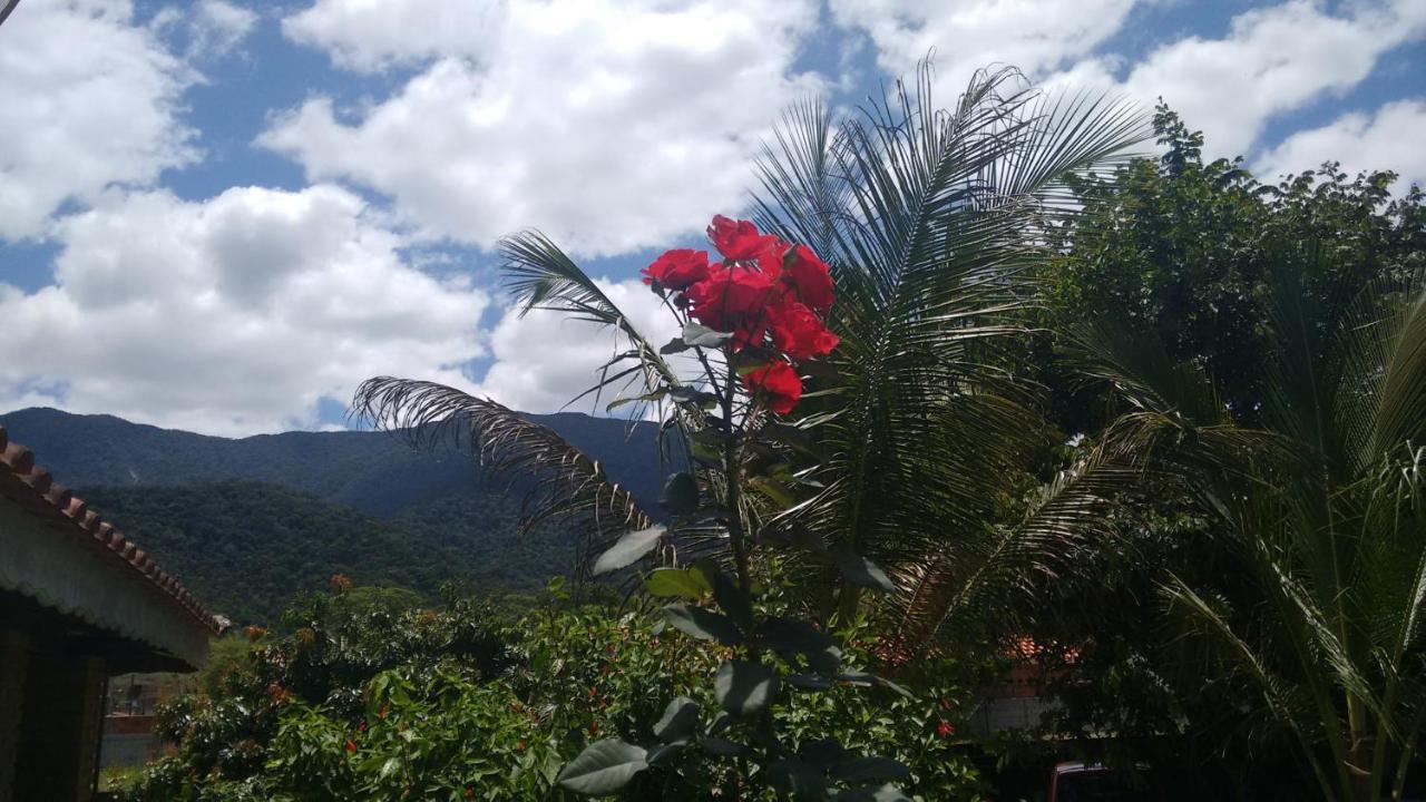 Locacao P Final De Semana Mourada Terrea Hotel Caraguatatuba Kültér fotó